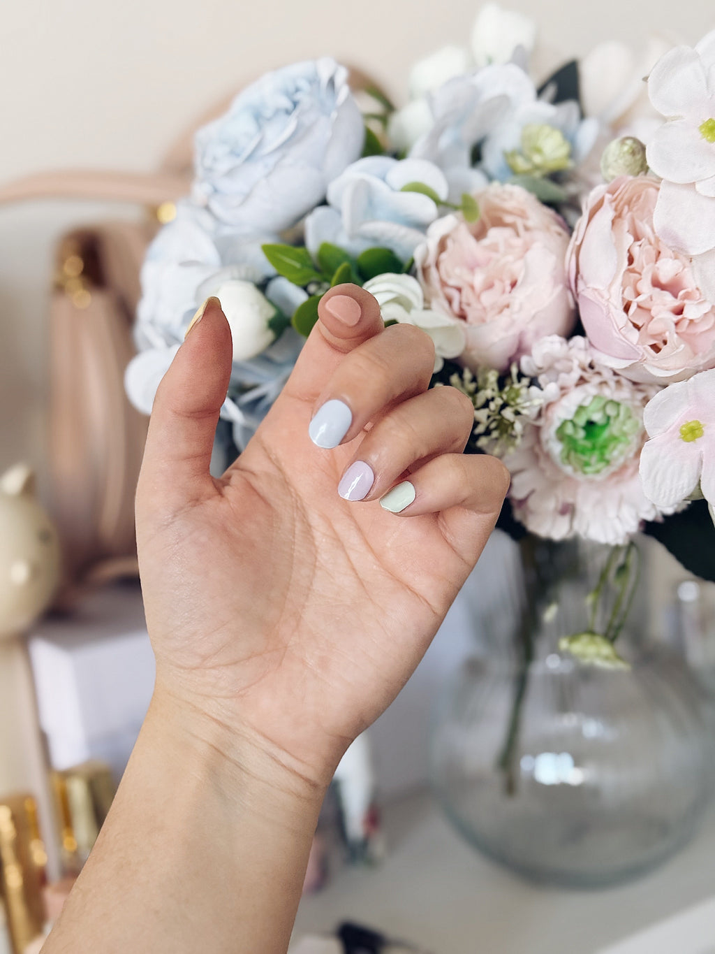 Pastel Dreams semi-cured gel nail strips by MANITIME – detail 5