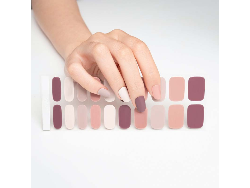 Warm Embrace semi-cured gel nail strips by MANITIME – detail 3