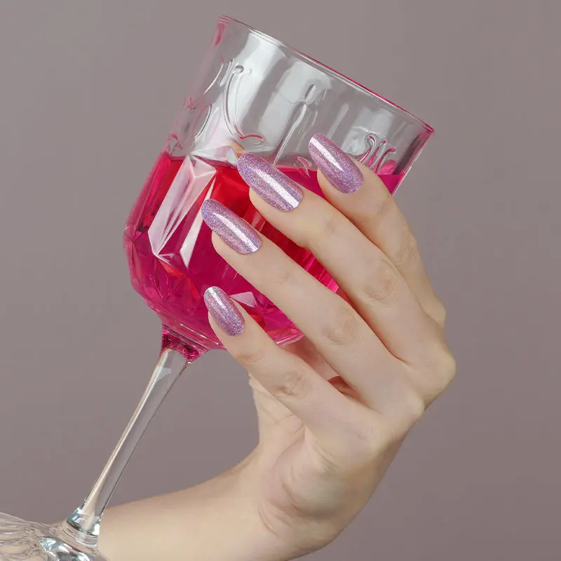 Timeless Chic semi-cured gel nail strips by MANITIME – detail 2
