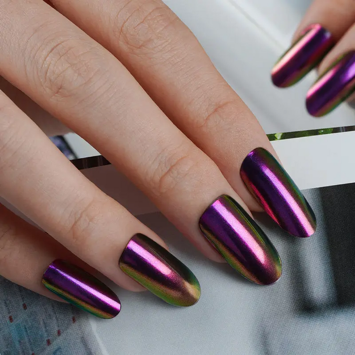 Iridescent Charm – Gel Nail Strips