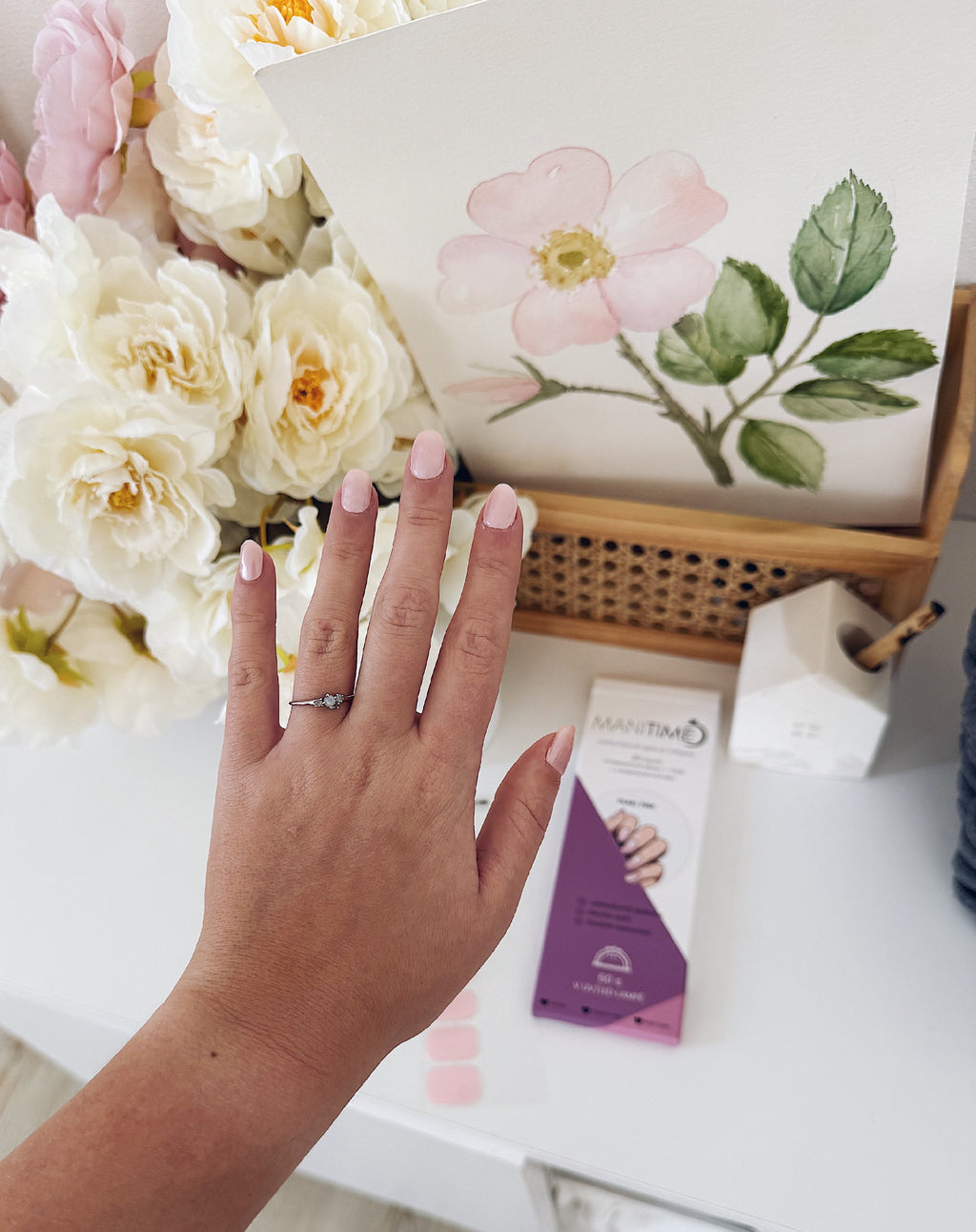 Pearl Pink semi-cured gel nail strips by MANITIME – detail 3