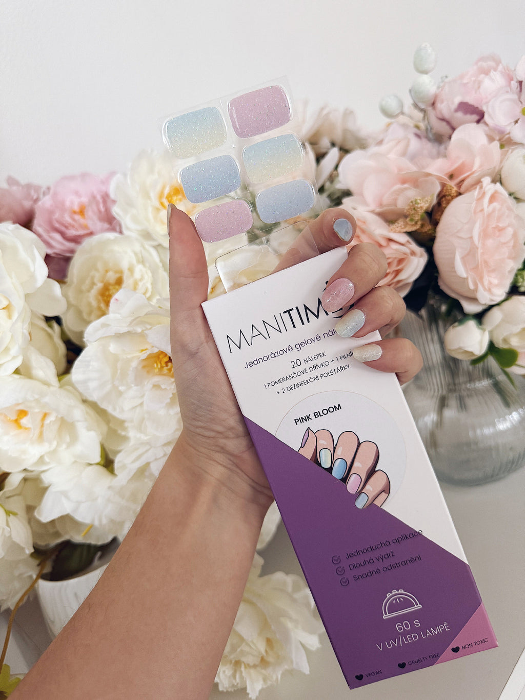 Pink Bloom semi-cured gel nail strips by MANITIME – detail 6
