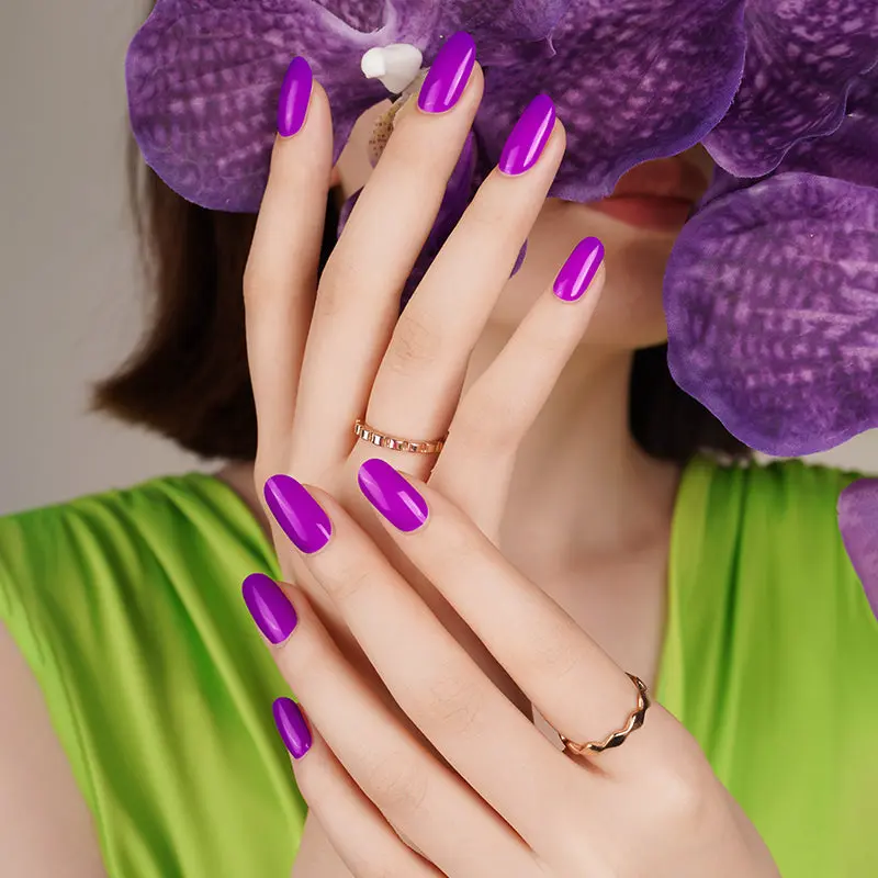 Royal Amethyst semi-cured gel nail strips by MANITIME – detail 2