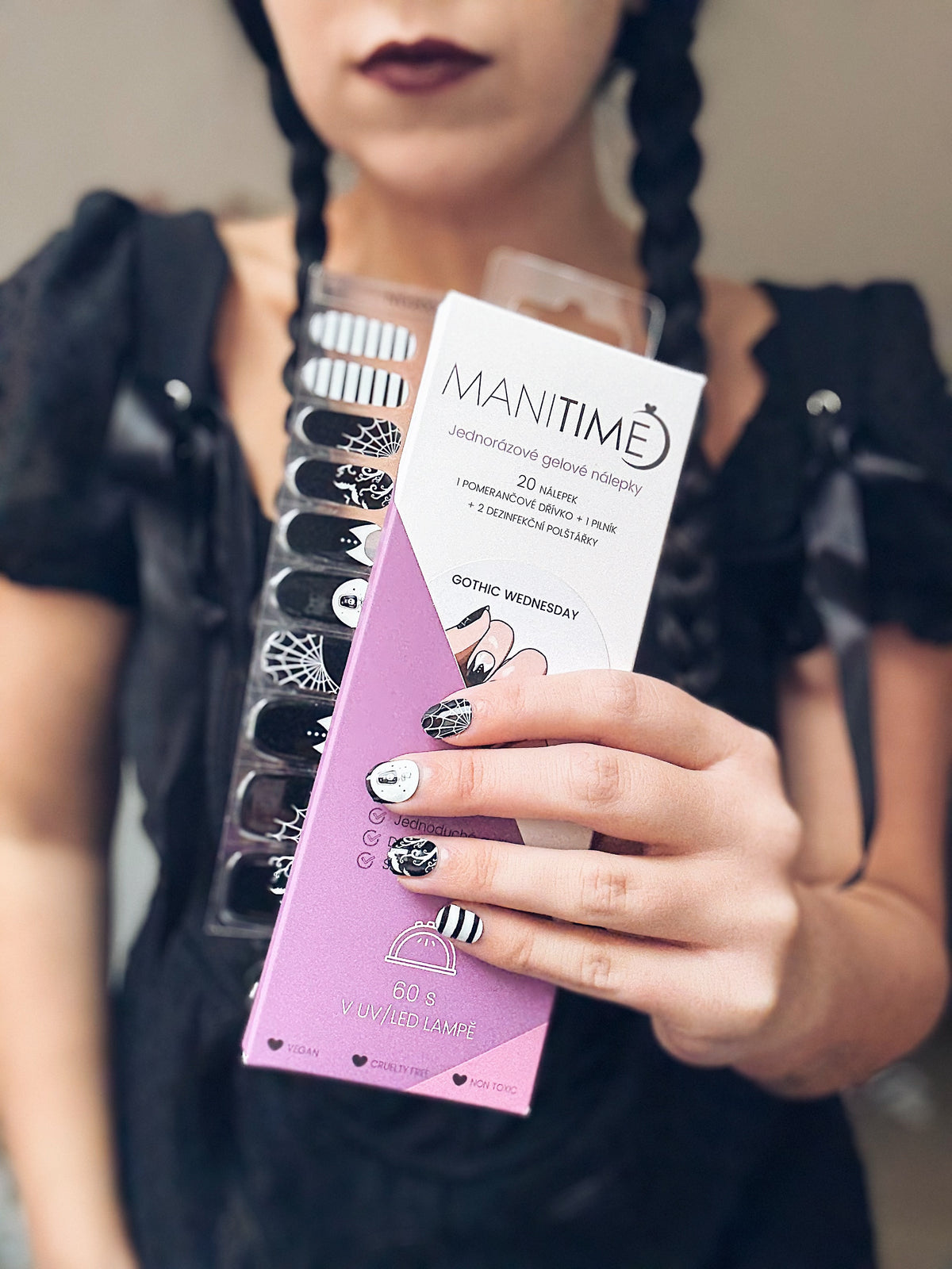 Gothic Wednesday semi-cured gel nail strips by MANITIME – detail 4
