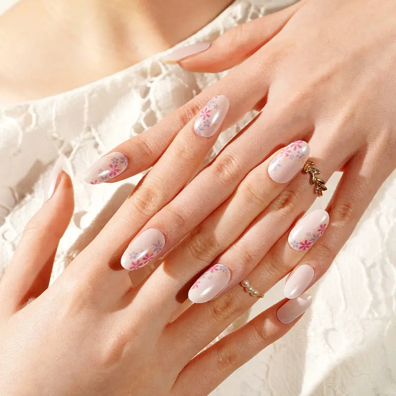 Flower Touch semi-cured gel nail strips by MANITIME – detail 2