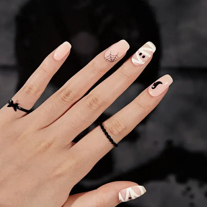 Boo Party semi-cured gel nail strips by MANITIME – detail 2